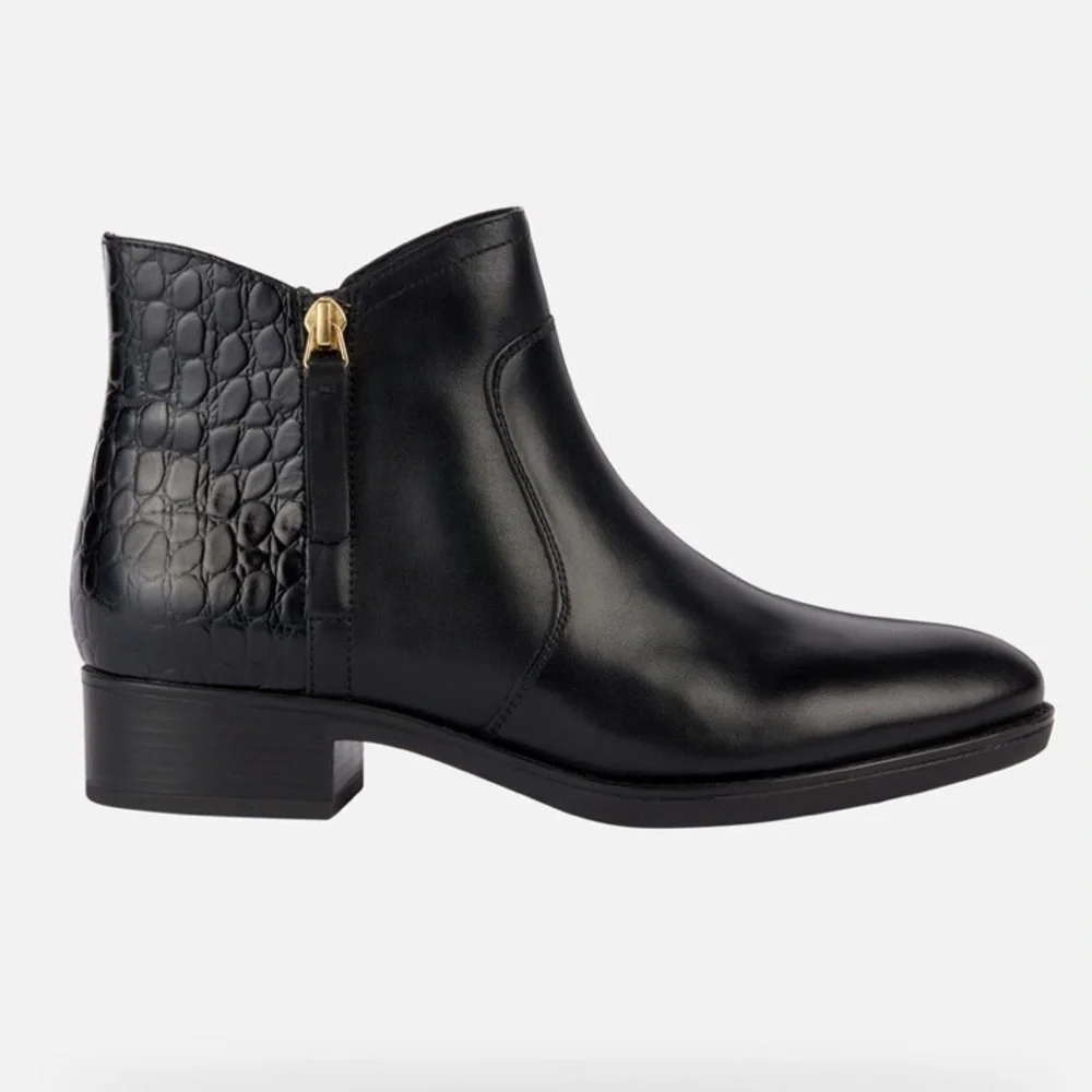 Geox Felicity black leather ankle boot sz 7.5 US or 38 EU